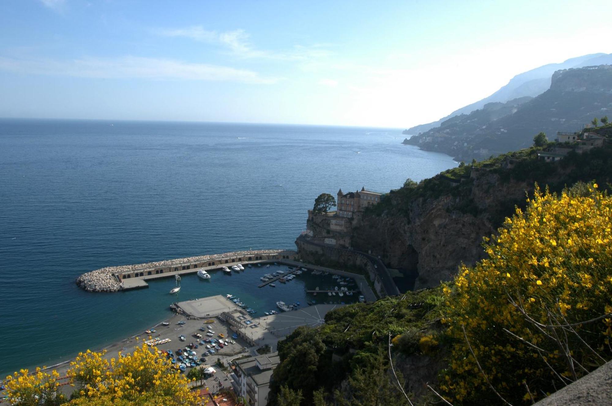 Charming Rooms Amalfi Coast Maiori Zewnętrze zdjęcie